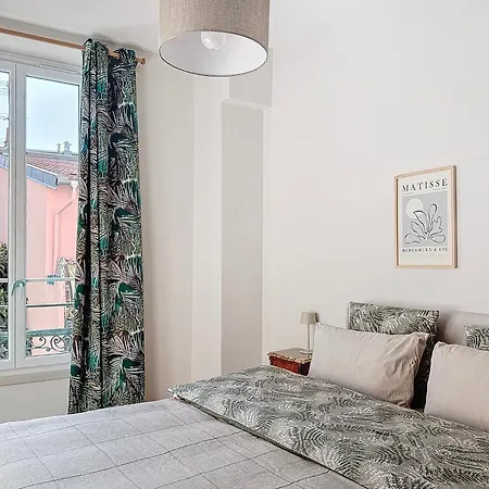 Apartment Charming 2-bedroom Retreat Near Center With Excellent Transport Links