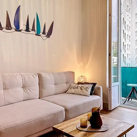 Charming 2-bedroom Retreat Near Center With Excellent Transport Links Nice