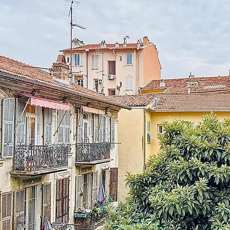Charming 2-bedroom Retreat Near Center With Excellent Transport Links Apartment *