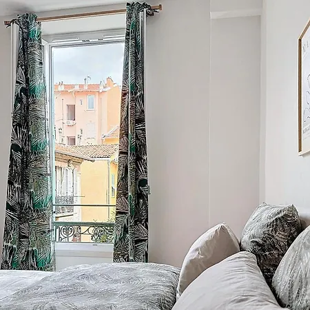 Charming 2-bedroom Retreat Near Center With Excellent Transport Links Apartment