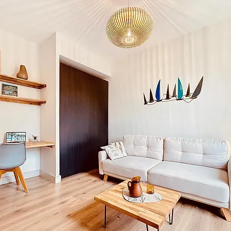 Apartment Charming 2-bedroom Retreat Near Center With Excellent Transport Links