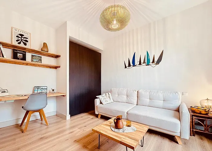 Lejlighed Charming 2-bedroom Retreat Near Center With Excellent Transport Links