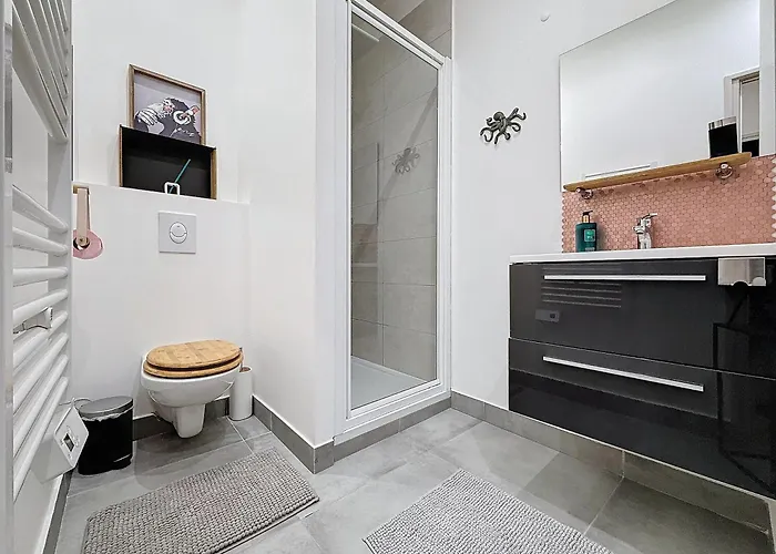 Lejlighed Charming 2-bedroom Retreat Near Center With Excellent Transport Links *